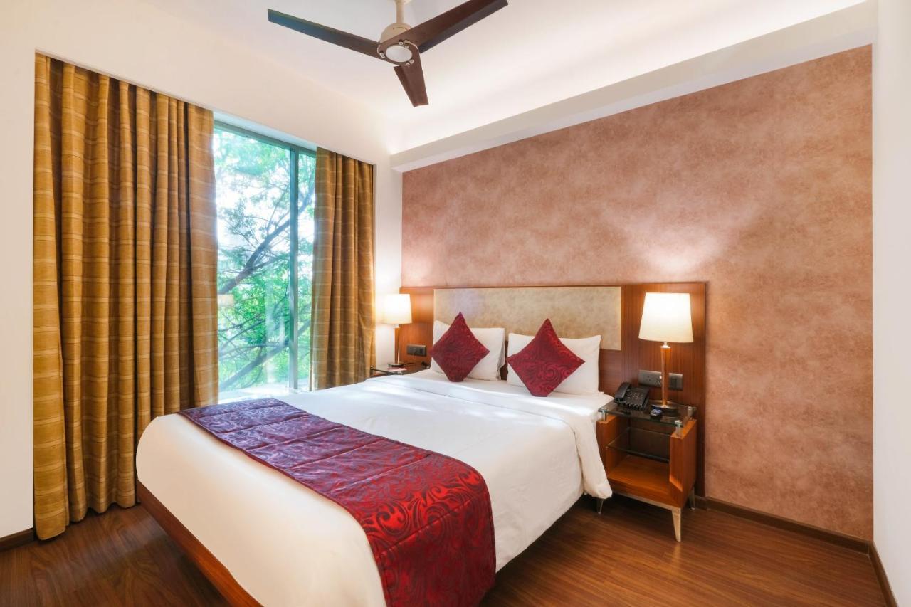 7 Apple Hotel - Viman Nagar Pune Esterno foto